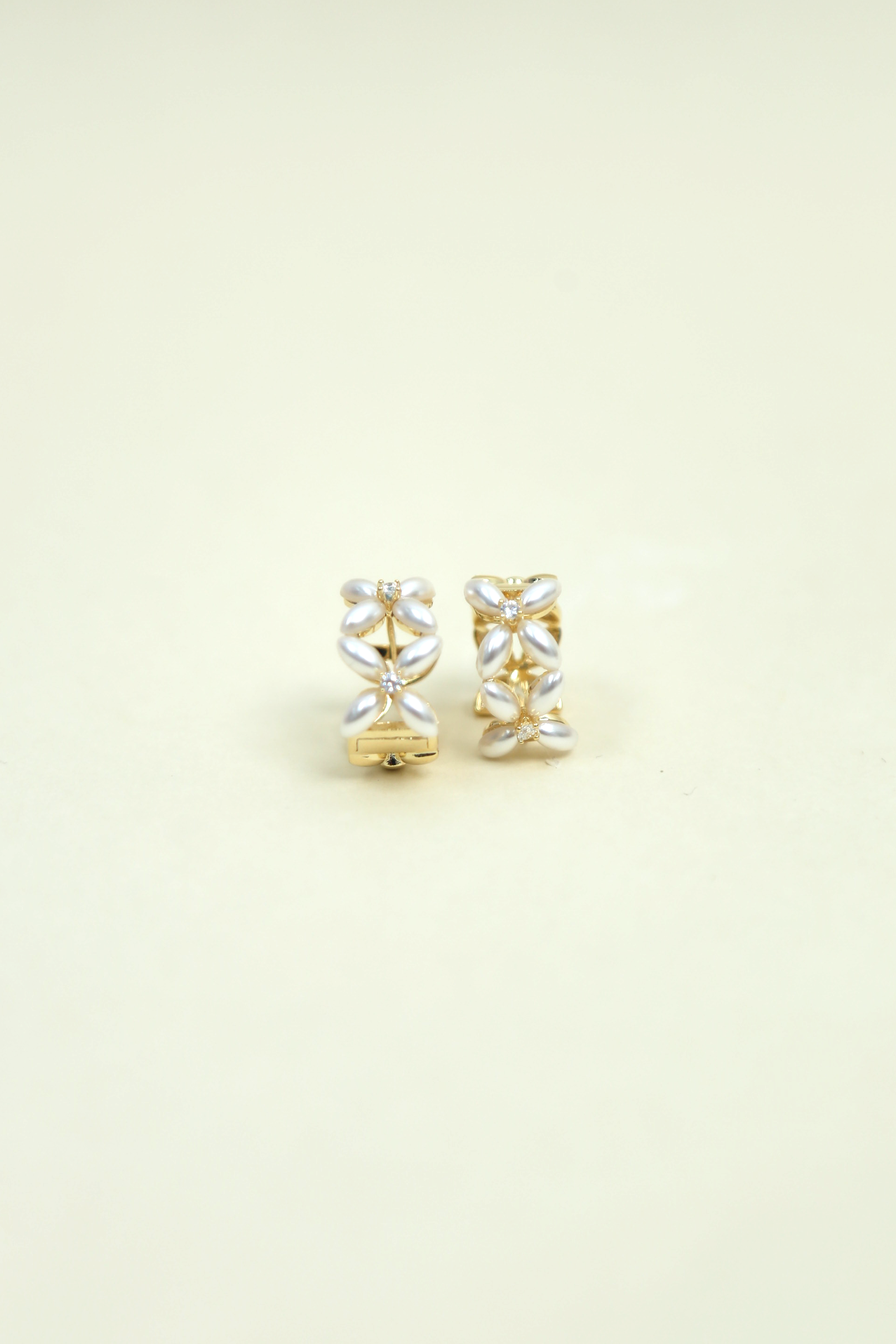 Pearl Clover Earrings