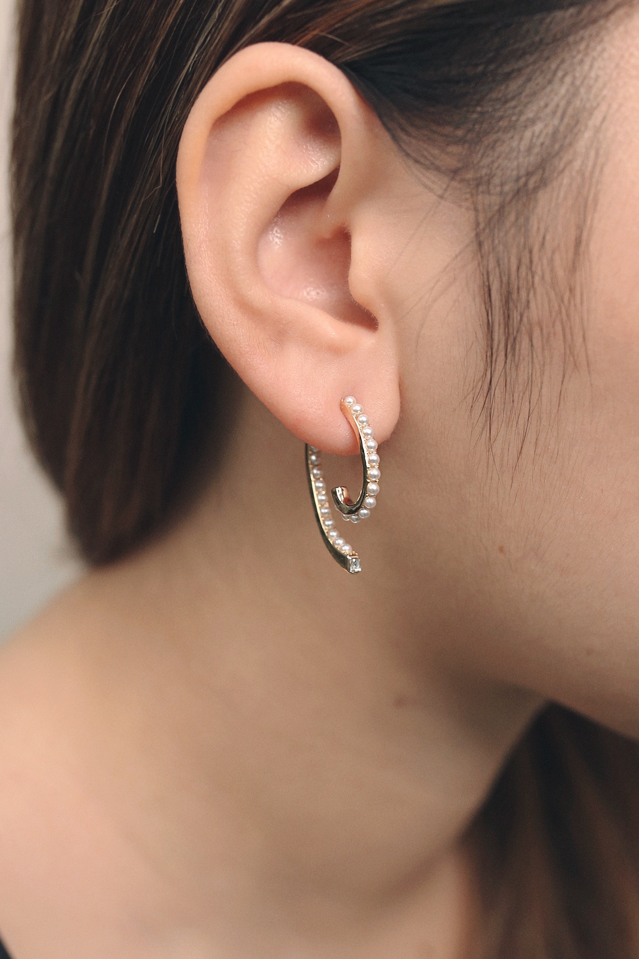 Pearl Curl Earrings