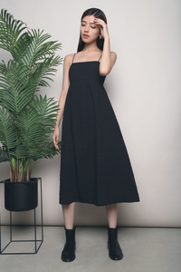 Yale Strappy Midi Dress Black