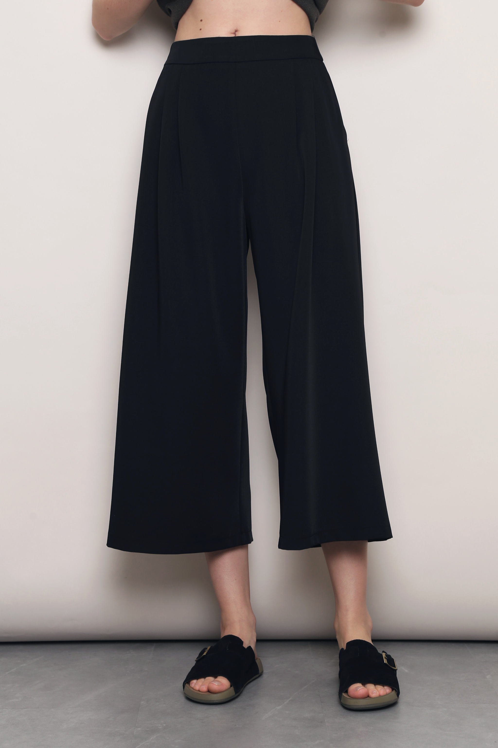 Barefoot in Capri Culottes Black