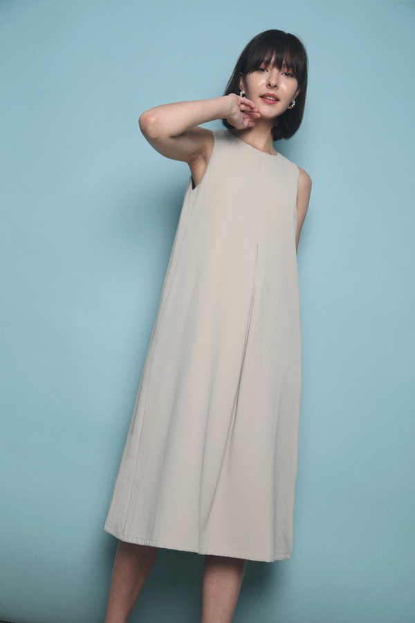 Chriselle Pleat Front Midi Dress Grey