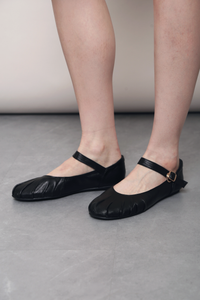 Etoile Gathered Mary Janes Black