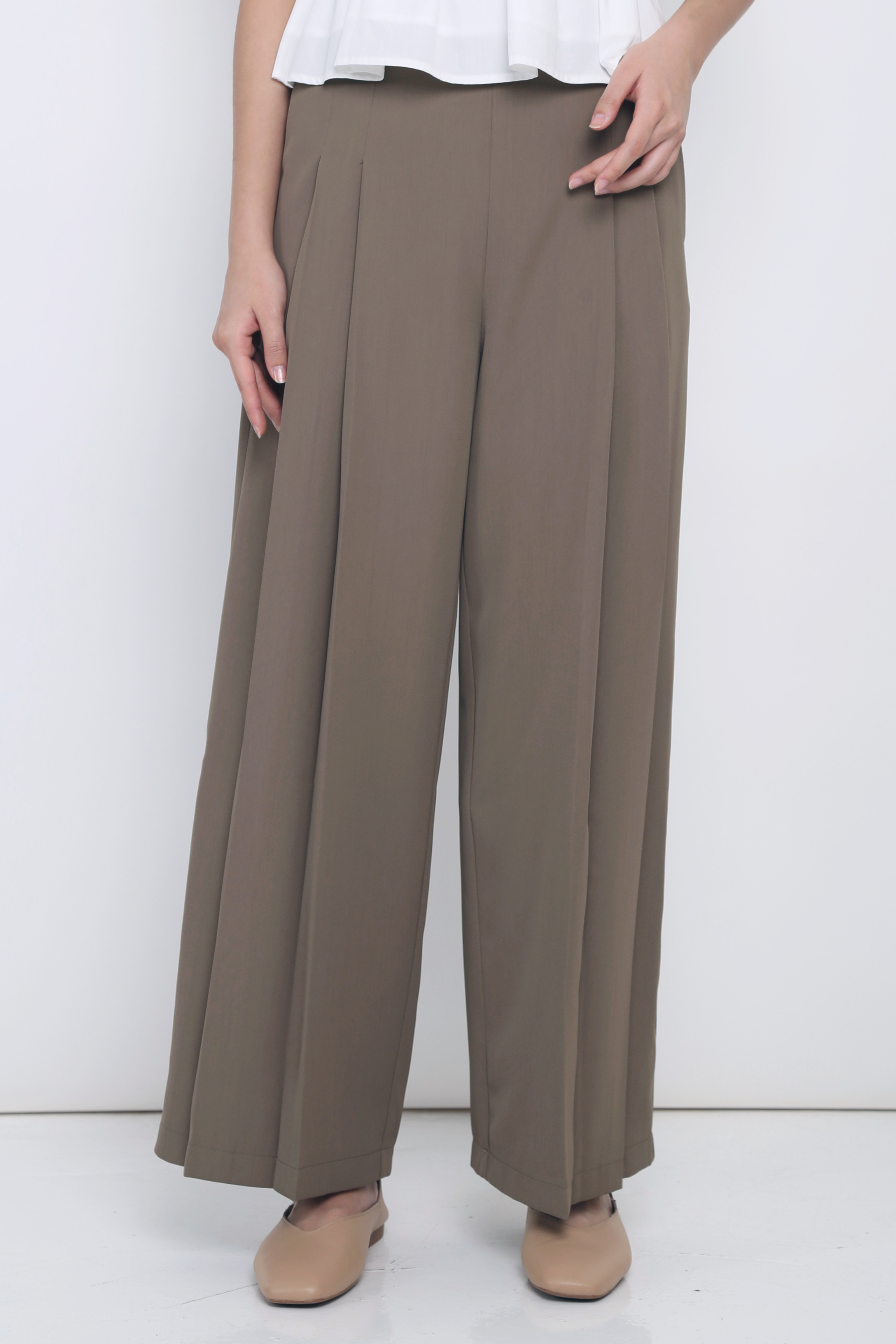 Eulalie Pleated Smart Pants Brown