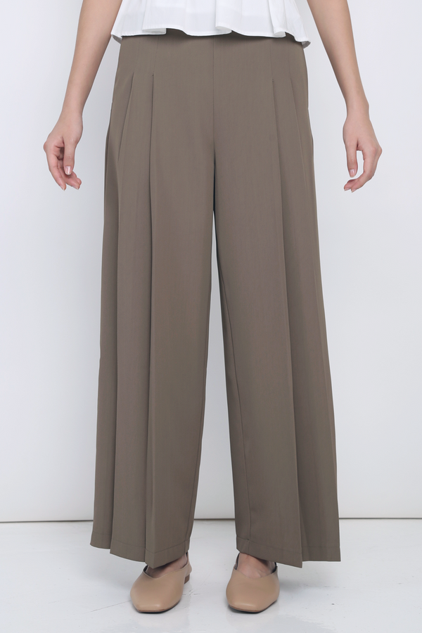 Eulalie Pleated Smart Pants Brown