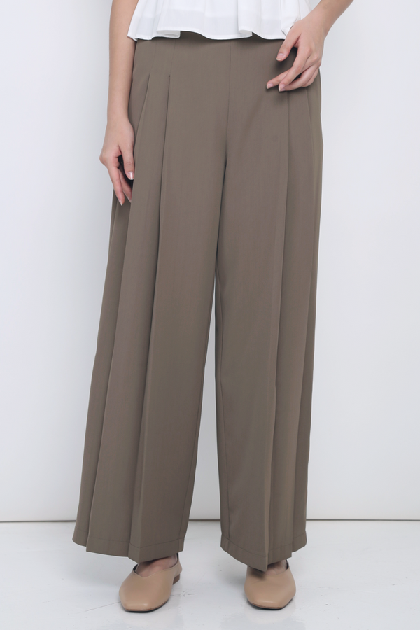 Eulalie Pleated Smart Pants Brown