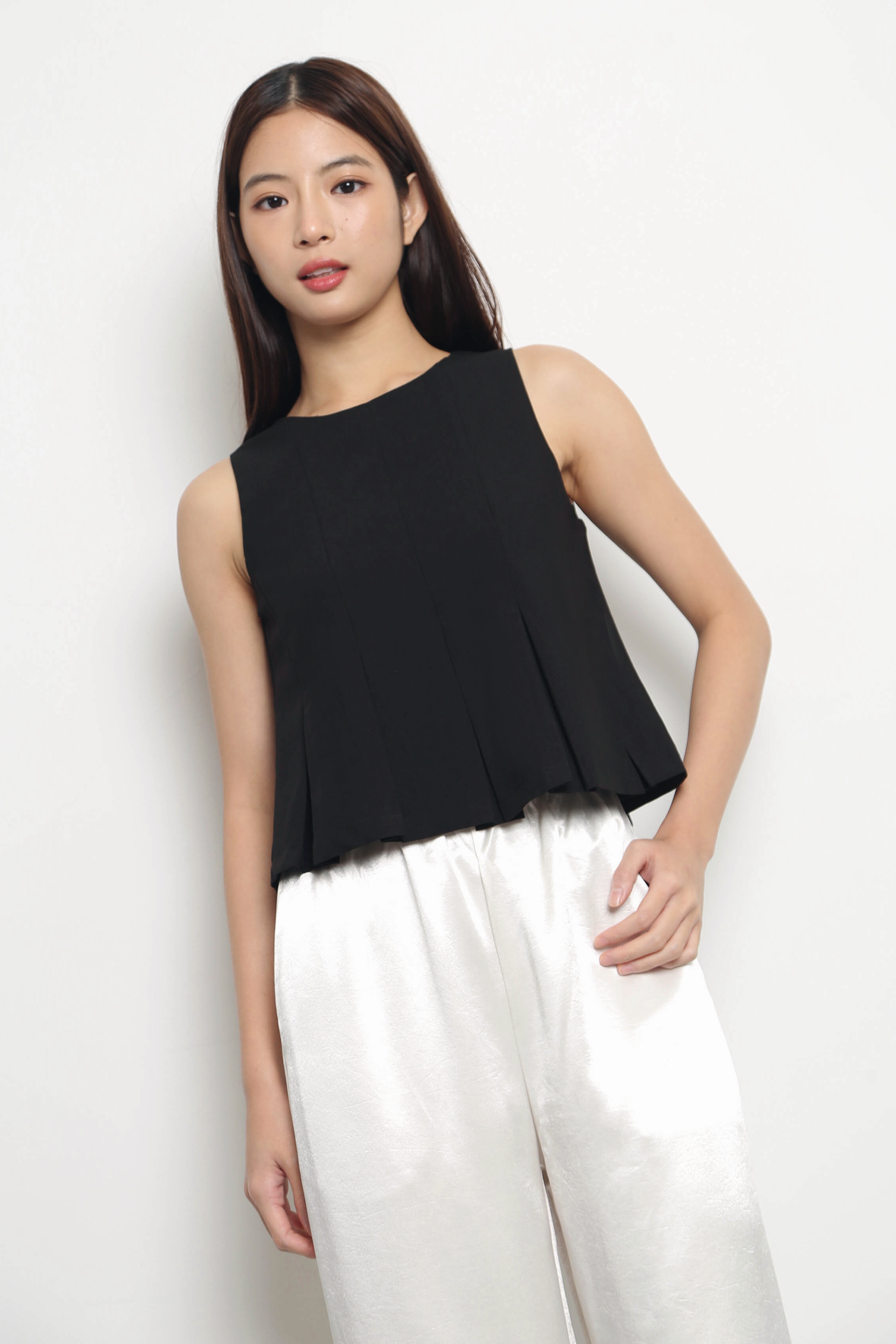 Everleigh Pleat Babydoll Top Black