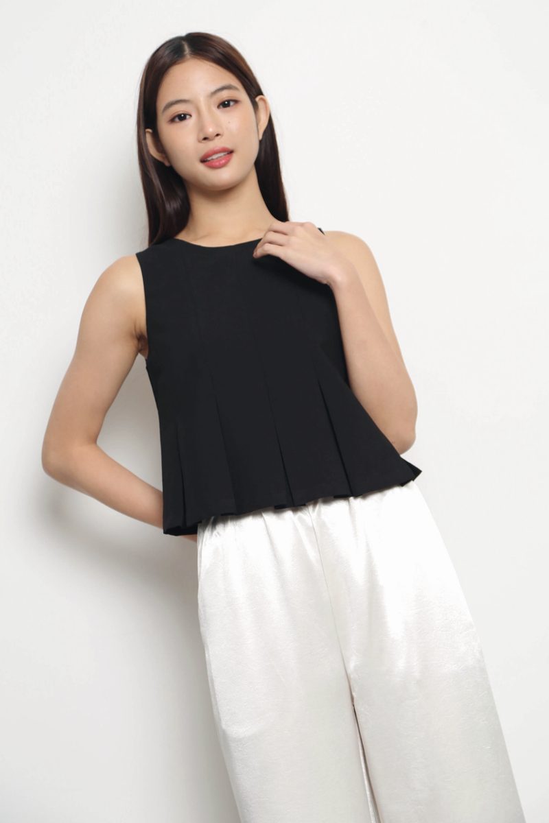 Everleigh Pleat Babydoll Top Black