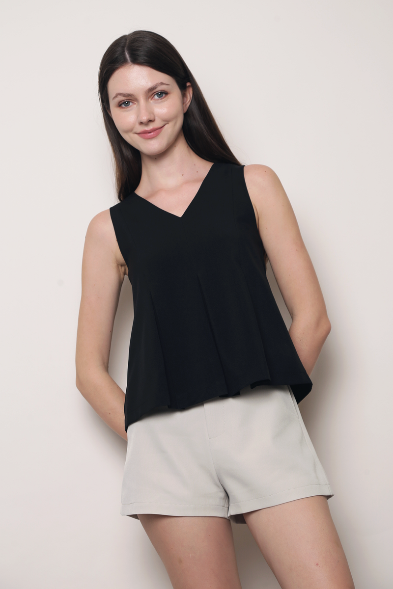 Finishing Pleat Top Black
