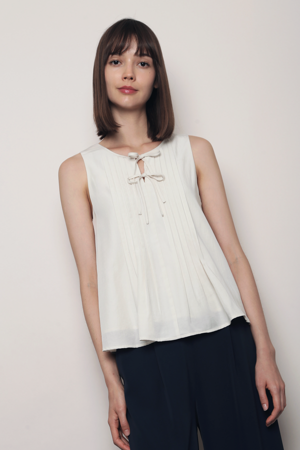 French Affair Pleat Blouse Ivory