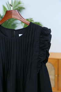 Gentle Pleat Sleeveless Top Black