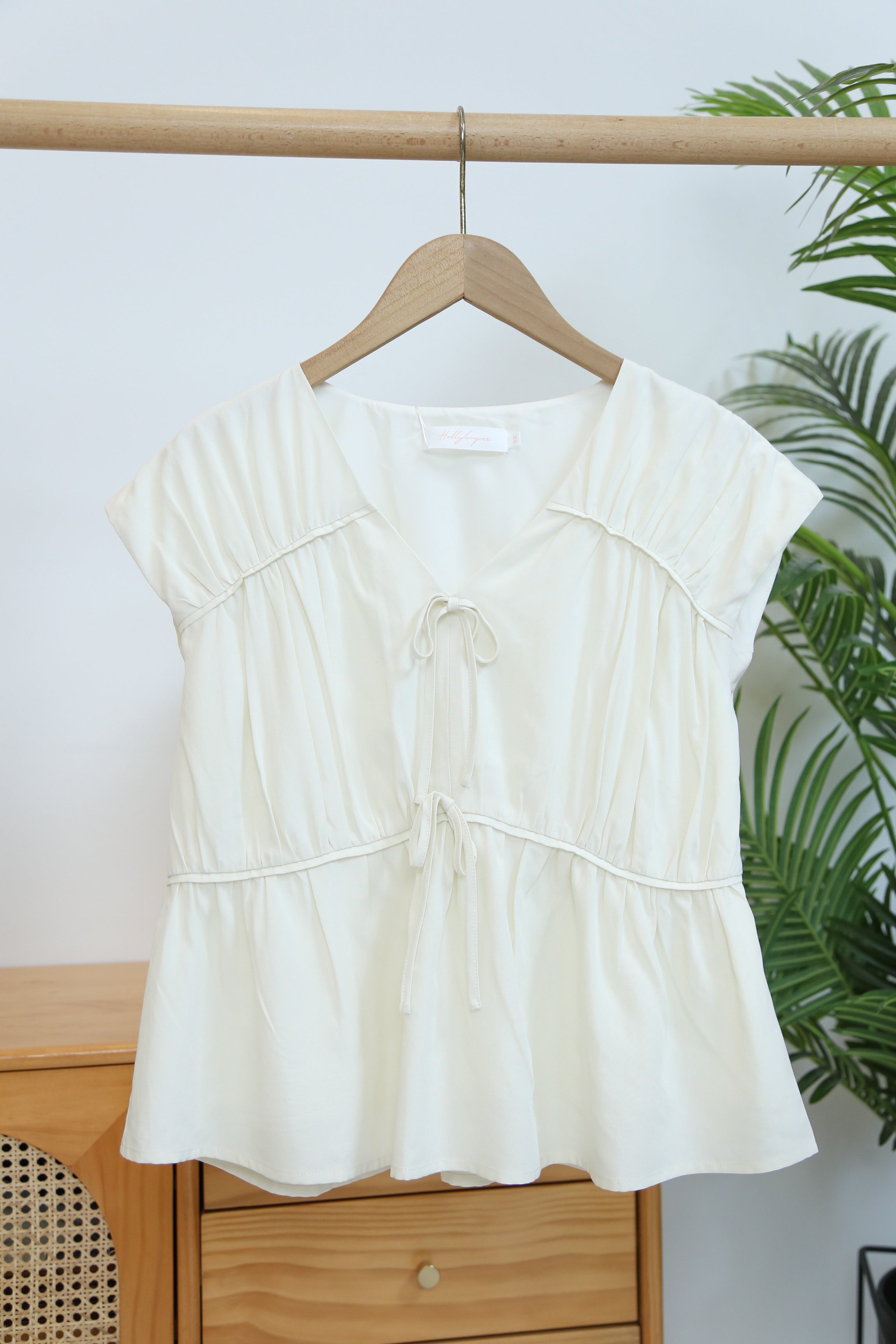 Aspen Silky Pleat Blouse Eggshell