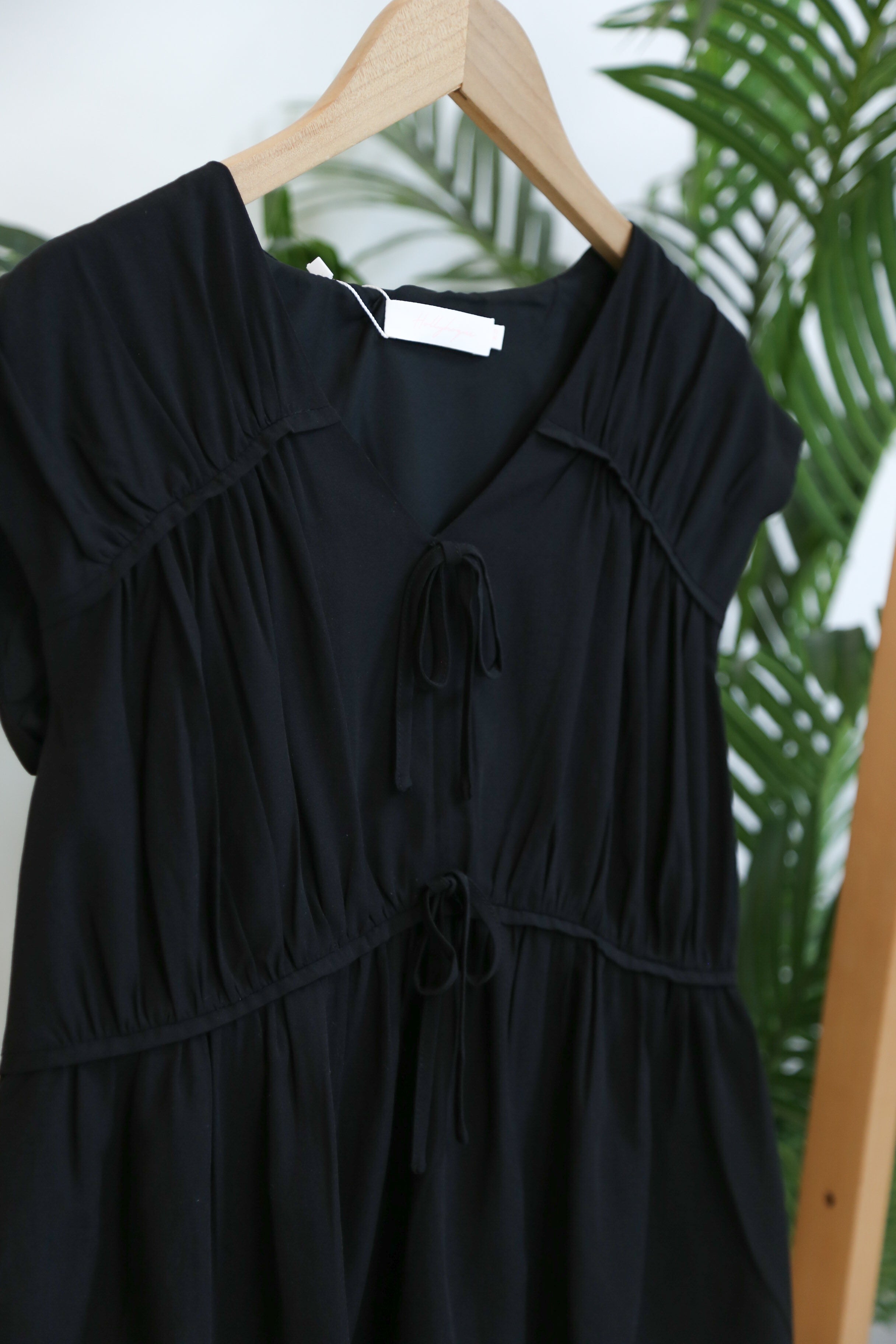 Aspen Silky Pleat Blouse Black
