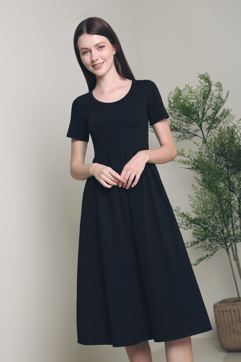 Kath Round Neck Midi Dress Black