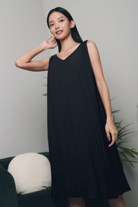 Marjorie Pleat Midi Dress Black
