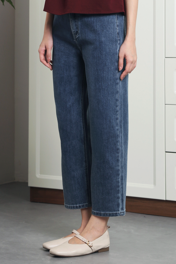 Sierra Modern Straight Jeans