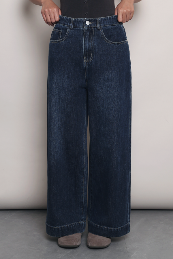 Straight & Easy Denim Jeans