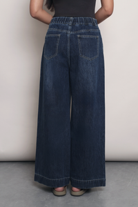 Straight & Easy Denim Jeans