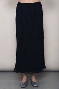 Swan Veil Pressed Pleat Skirt Black