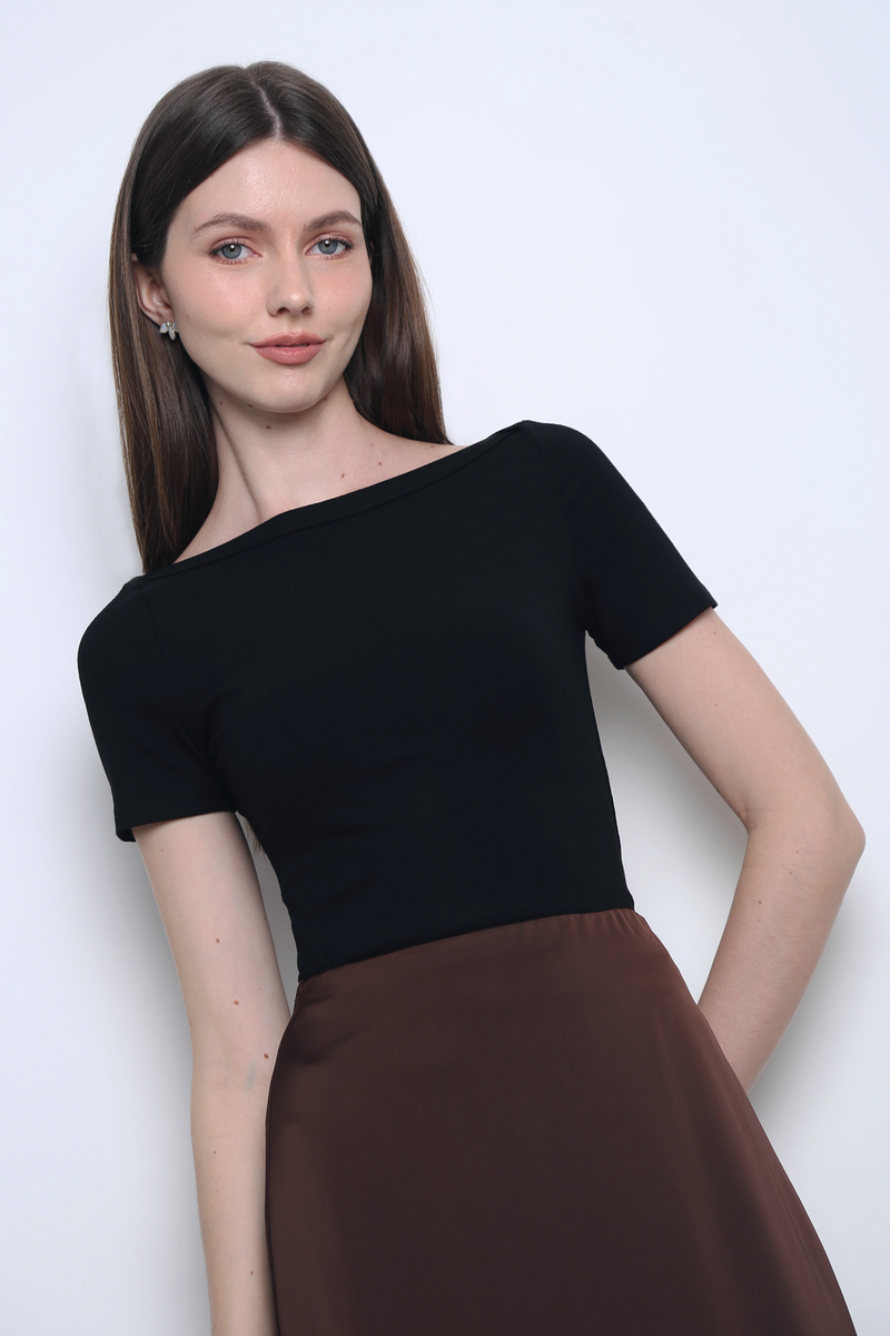 Unwind Boat Neck Mochie Tee Black