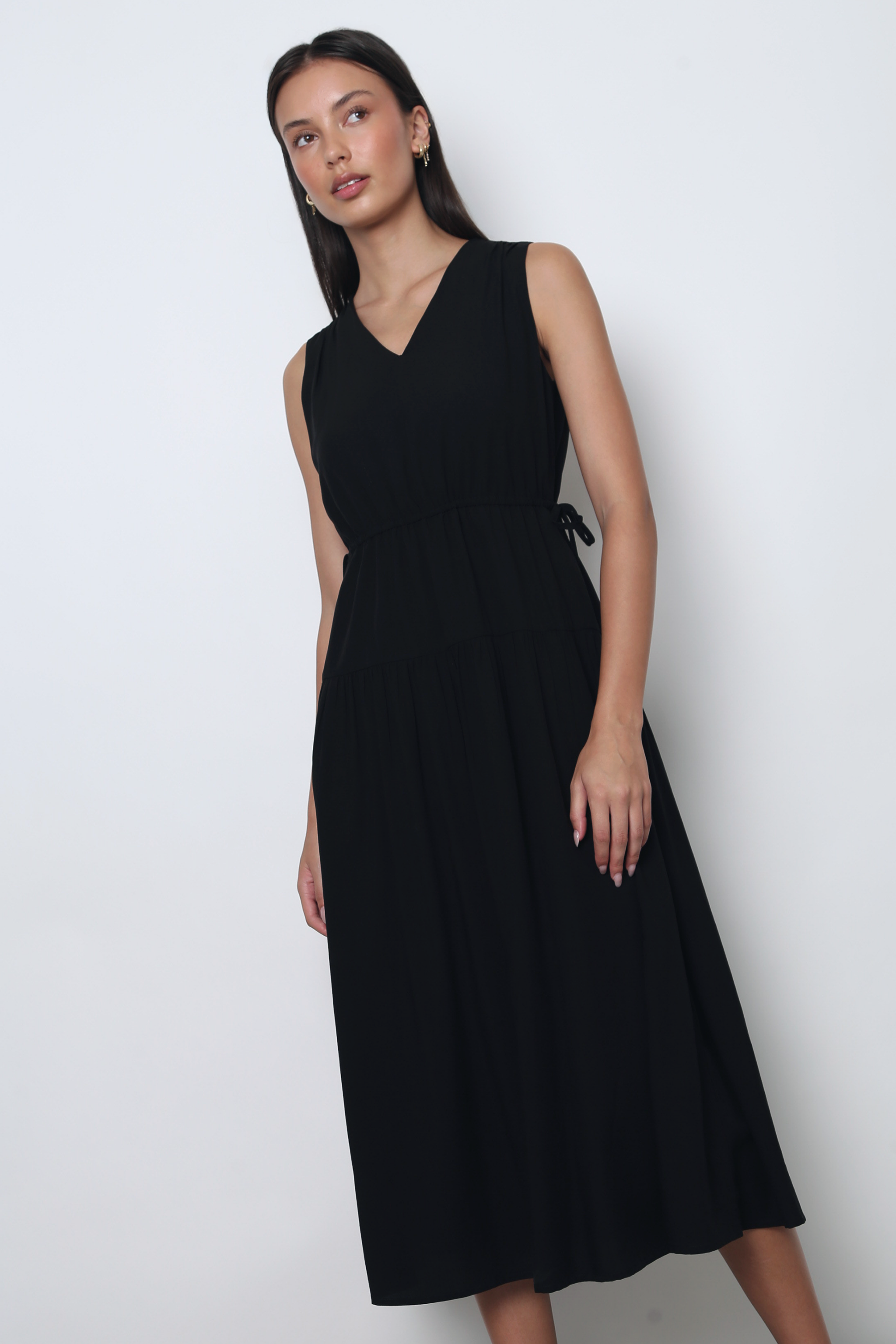 Chantelle Tie Waist Midi Dress Black