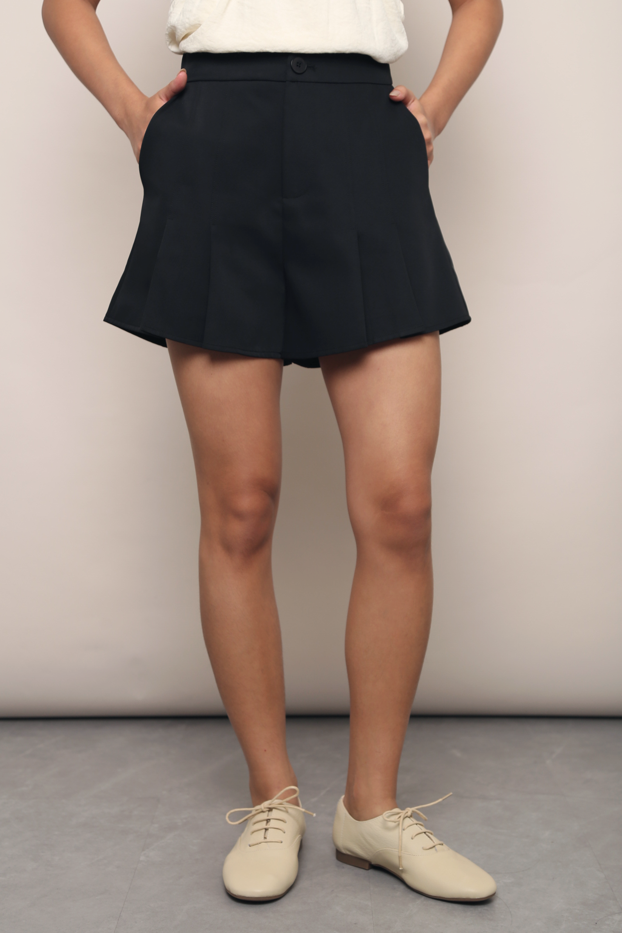 Colette Pleat Shorts Black (Restock)