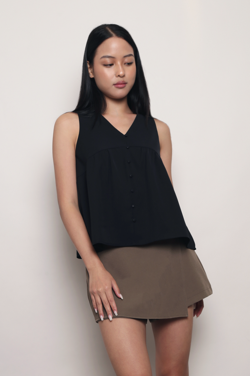 Cute As A Button Top Black