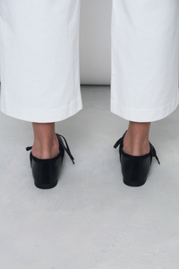 Eleanor Lace Up Leather Flats Black