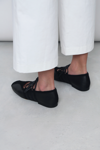 Eleanor Lace Up Leather Flats Black