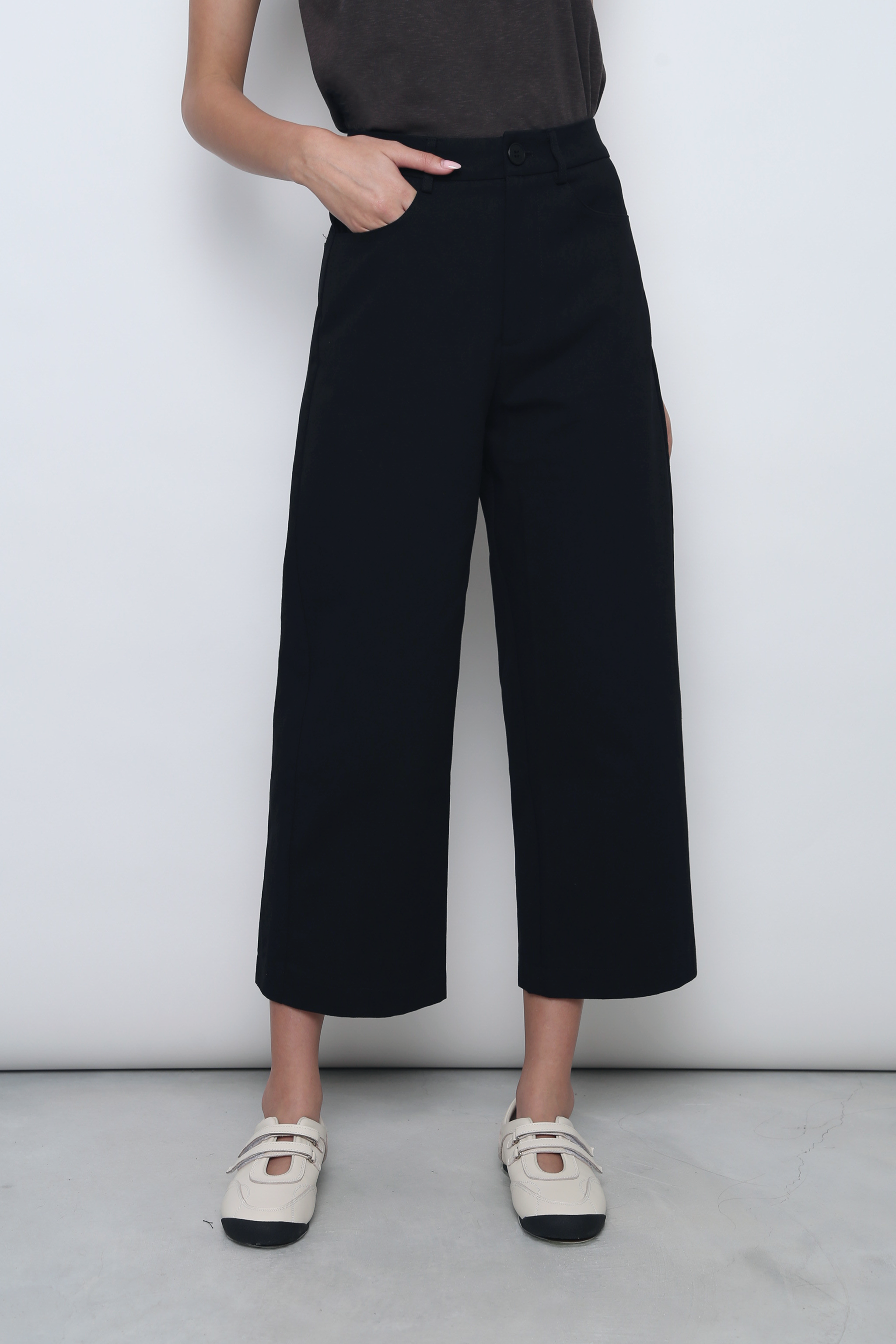 Elm Street Straight Leg Pants Black (Backorder)