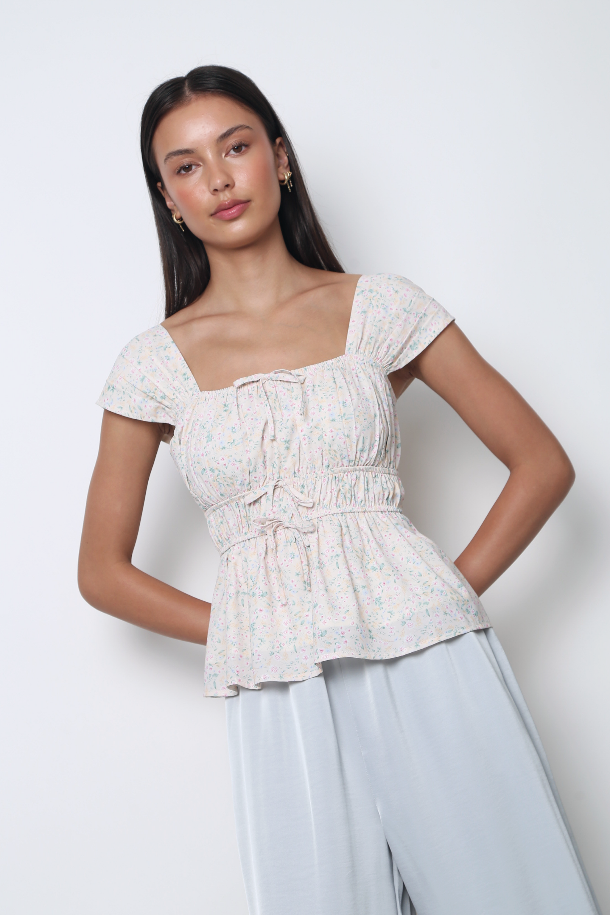 Fleurine Fan Sleeves Top Beige