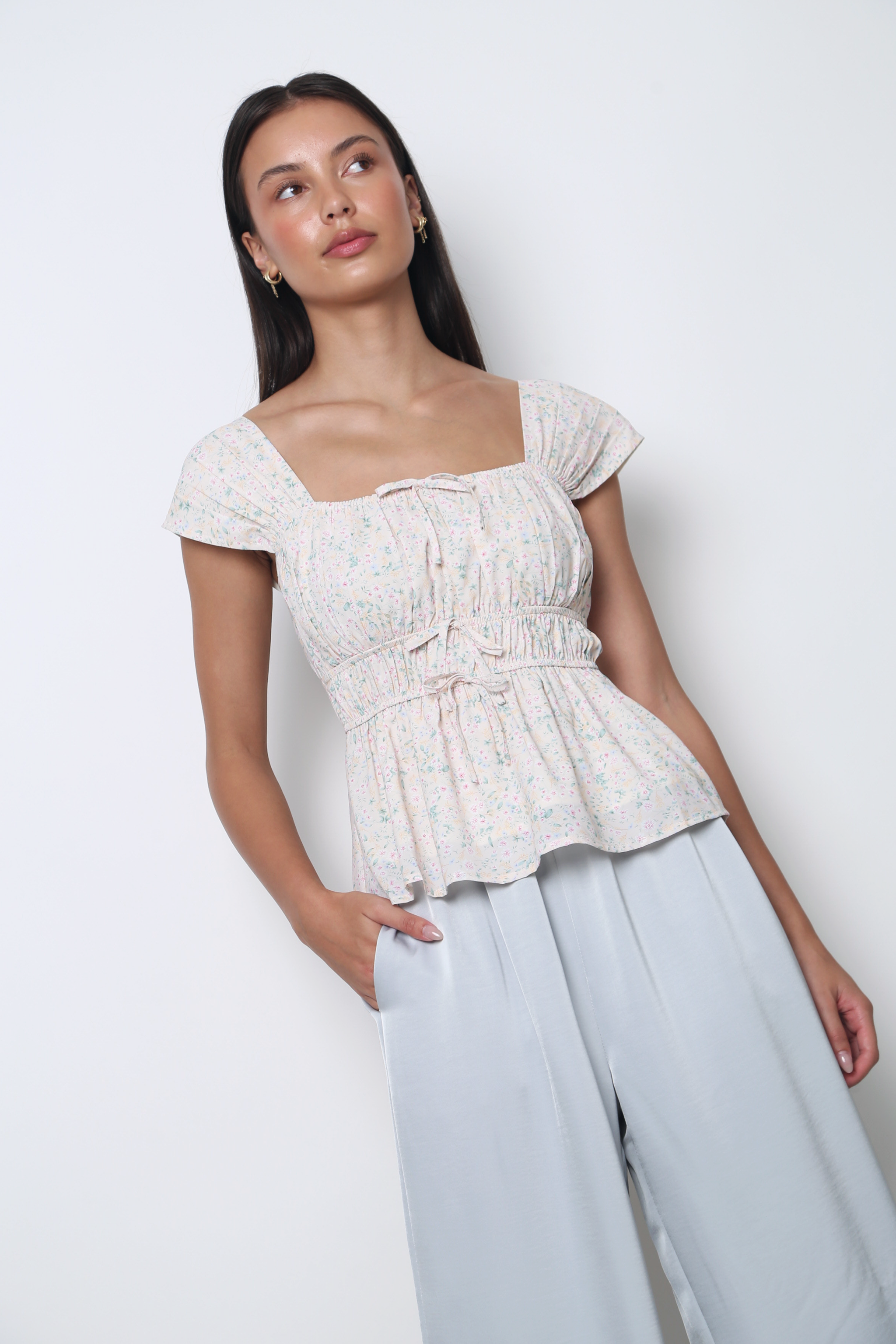 Fleurine Fan Sleeves Top Beige