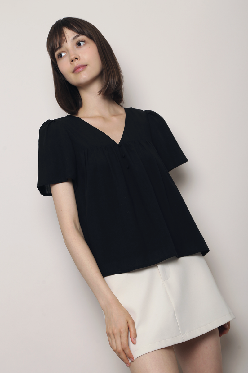 Flutter Kiss Blouse Black