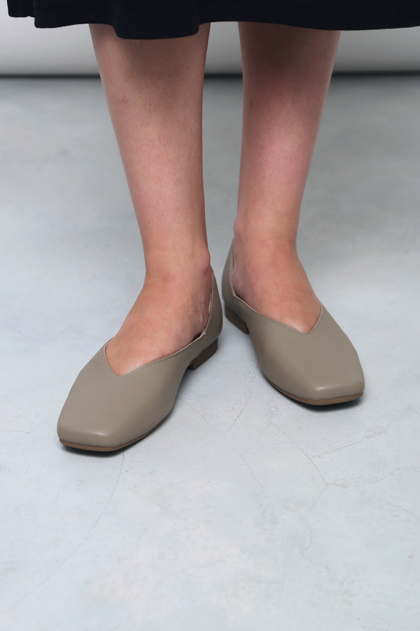Mollie V2 Leather Shoes Neutral Taupe (Backorder)