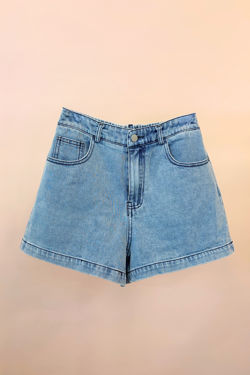 Morning Coffee Denim Shorts Light Wash (Backorder) – Hollyhoque