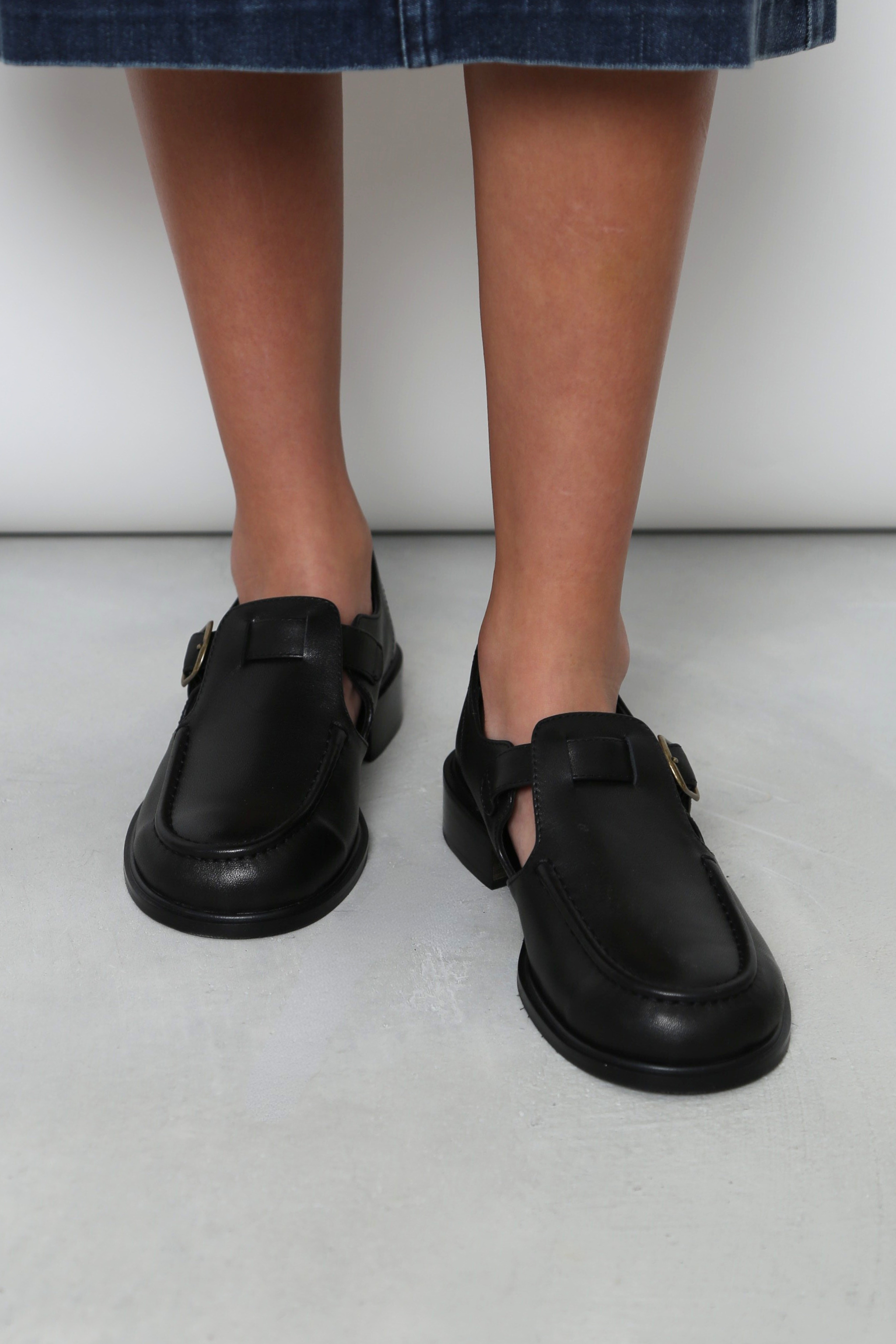 Ralph Buckle Leather Loafers Black