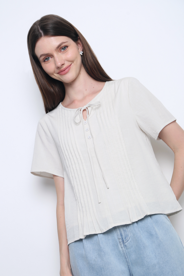 Rue Pleats Blouse Ecru