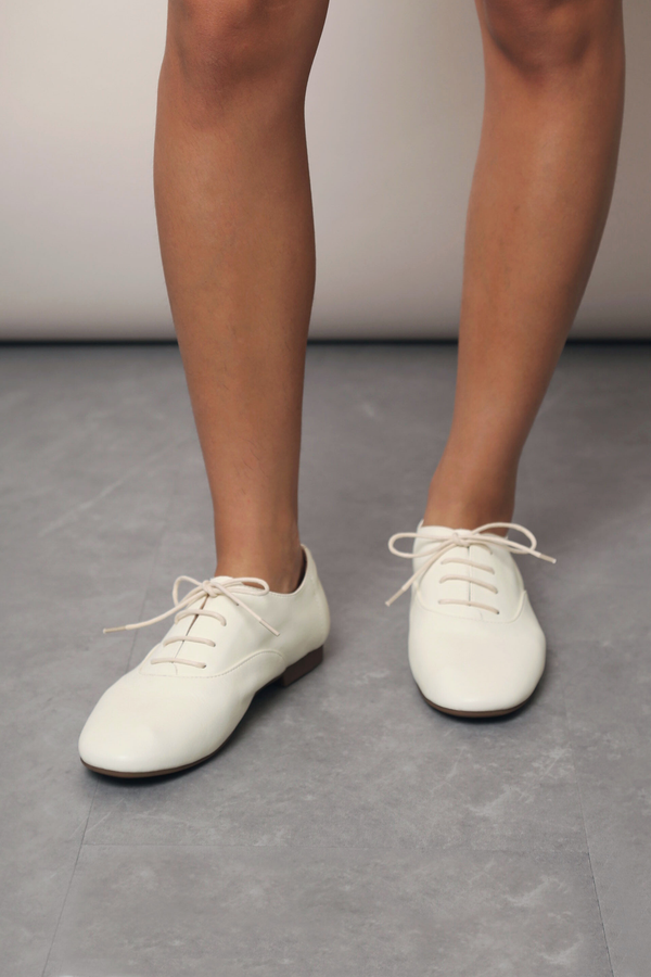 Scholar Lace Flats White