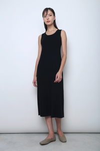 Simple Lines Knit Midi Dress Black