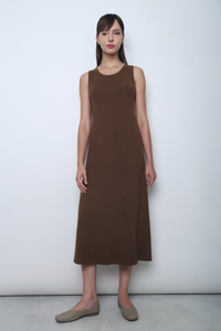 Simple Lines Knit Midi Dress Brown