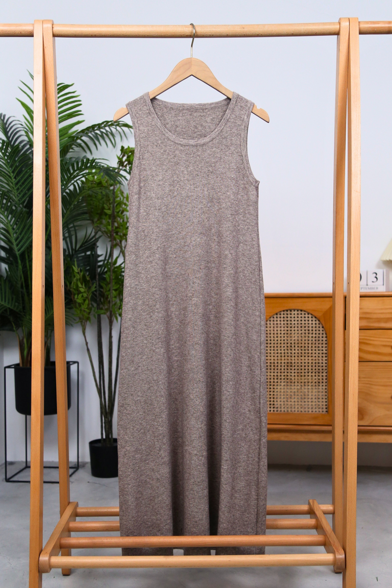 Simple Lines Knit Midi Dress Cocoa