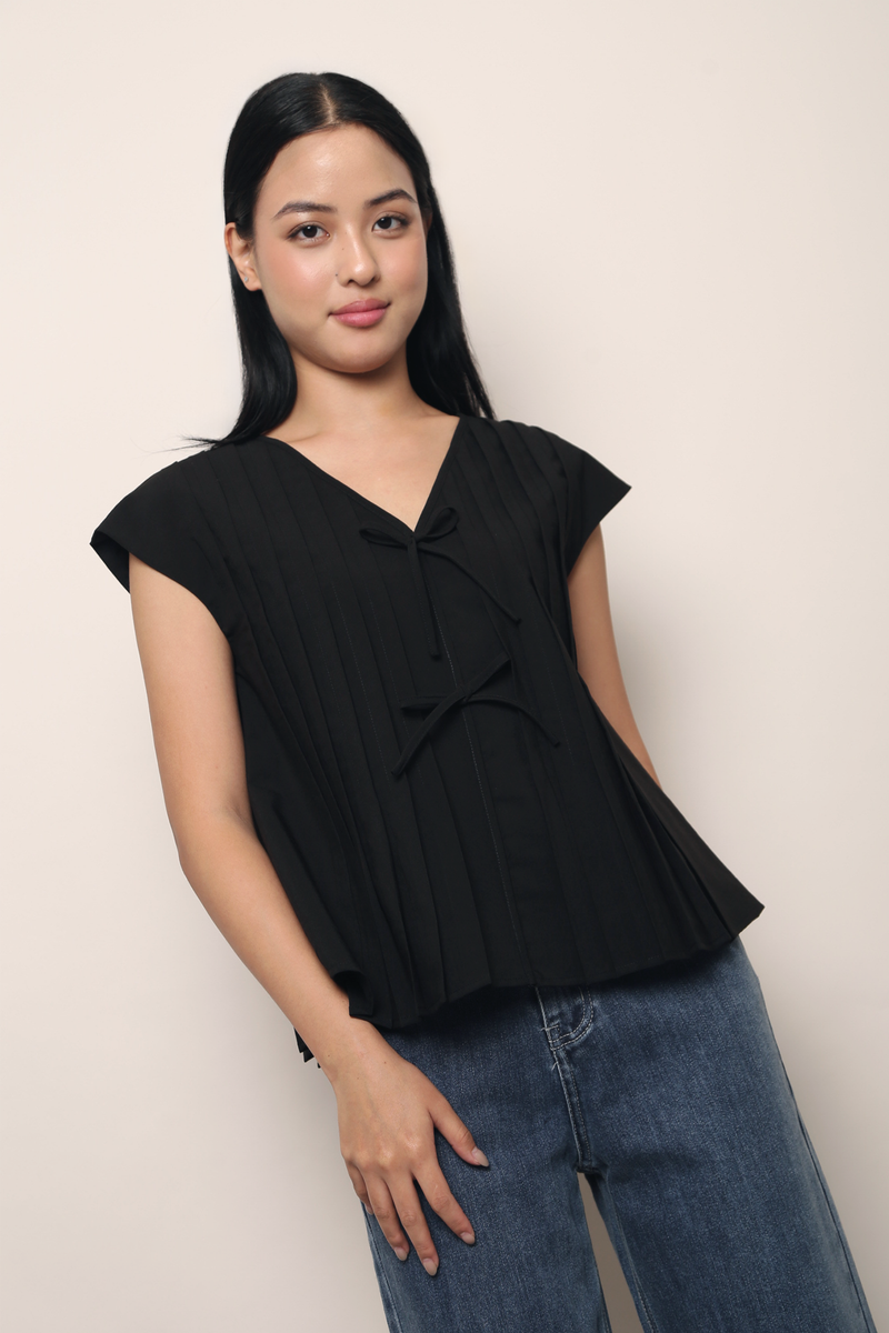 Softline Pleat Blouse Black
