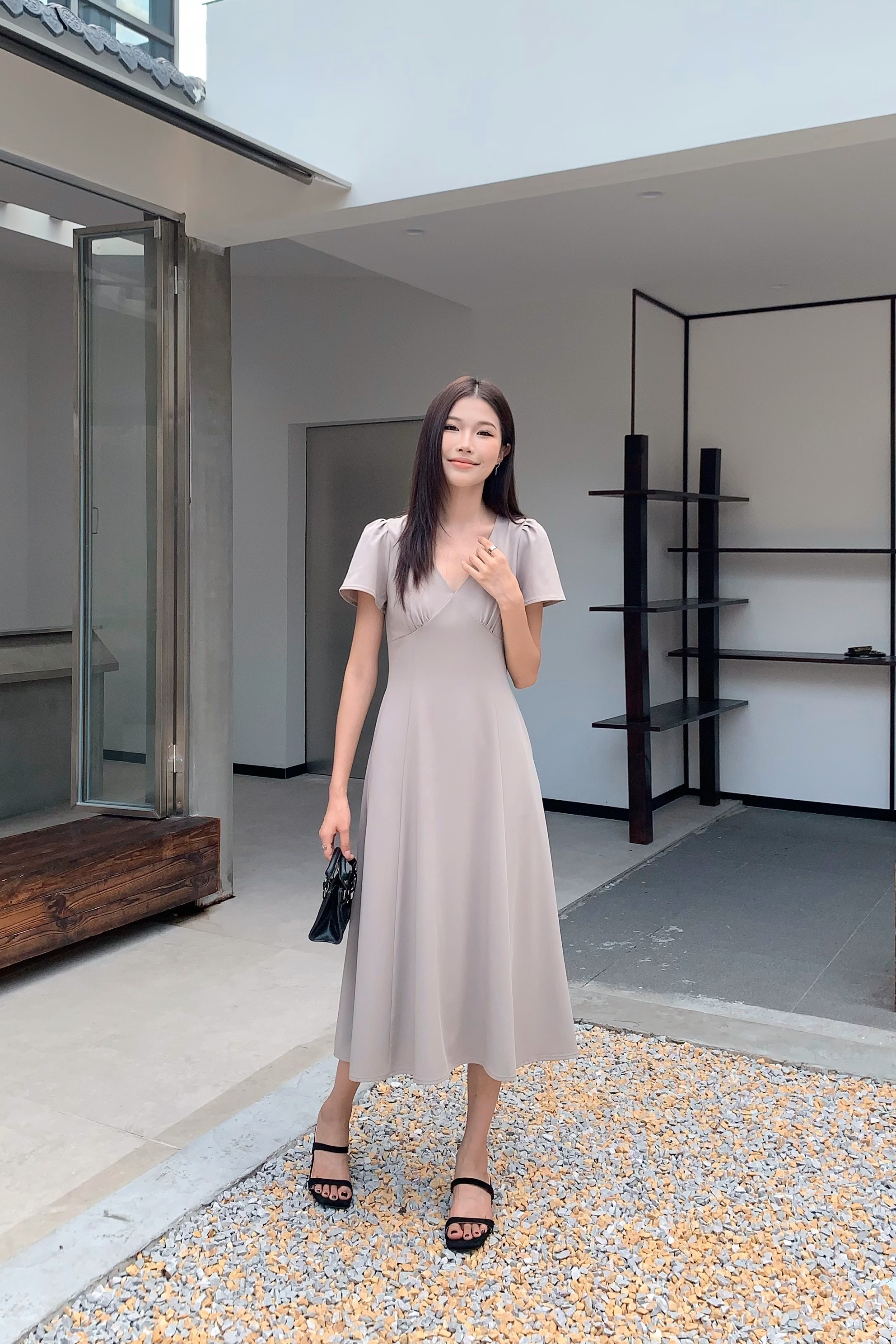 Venezia Fit Flare Midi Dress Cocoa (Restock) Hollyhoque Venezia Fit Flare Midi Dress Cocoa (Restock) Hollyhoque