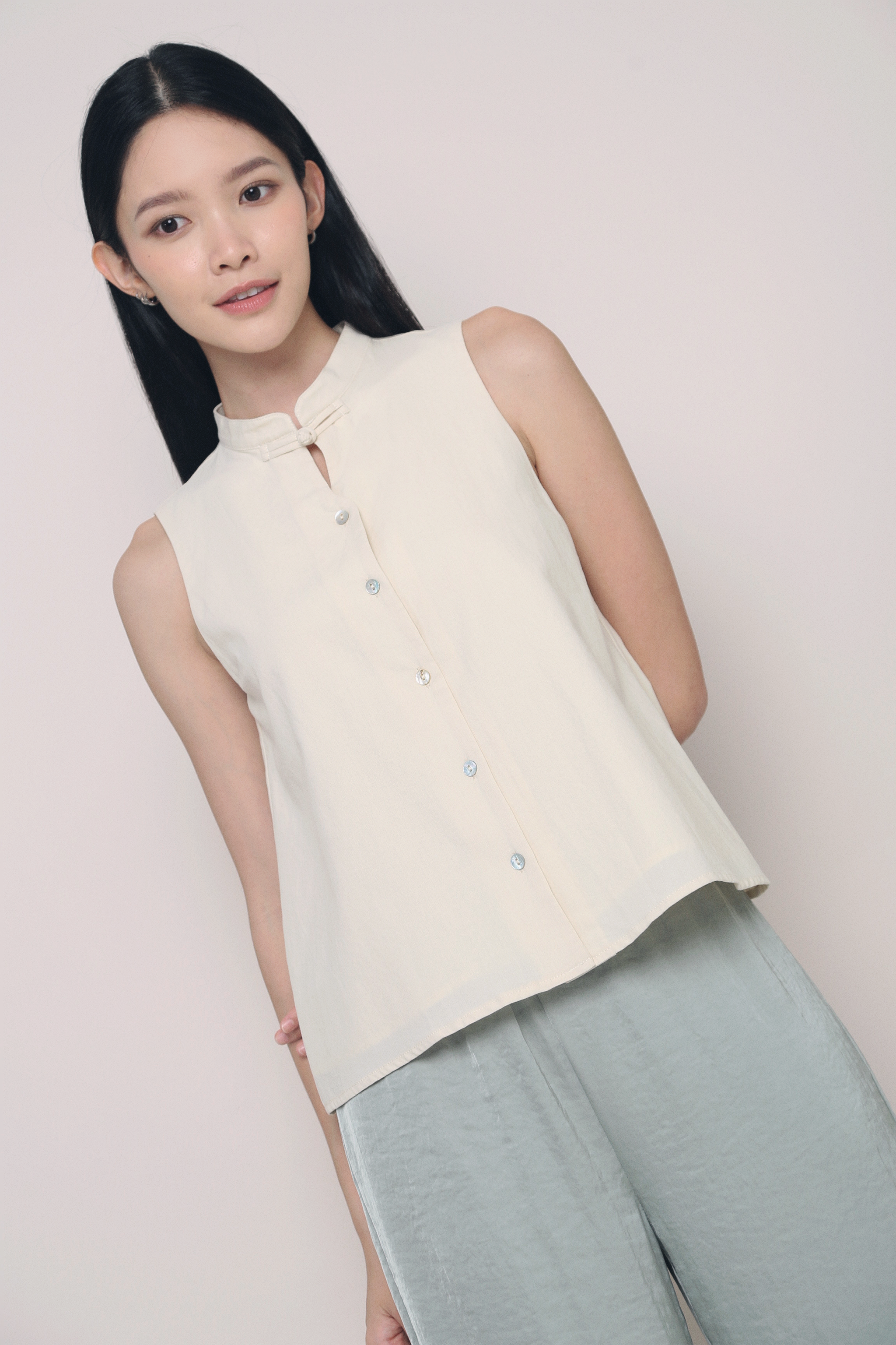 Xin Oriental Sleeveless Blouse Ivory