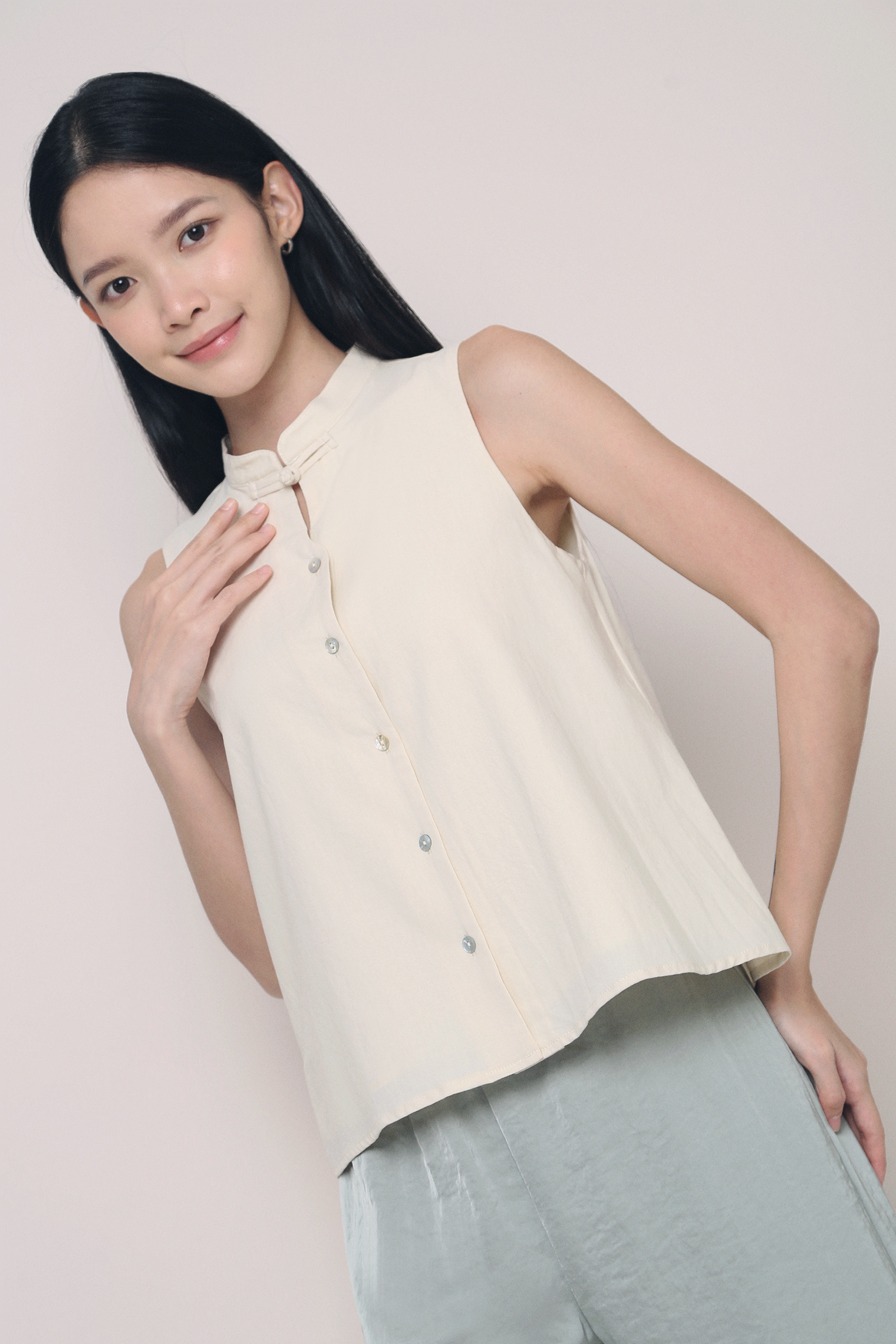 Xin Oriental Sleeveless Blouse Ivory