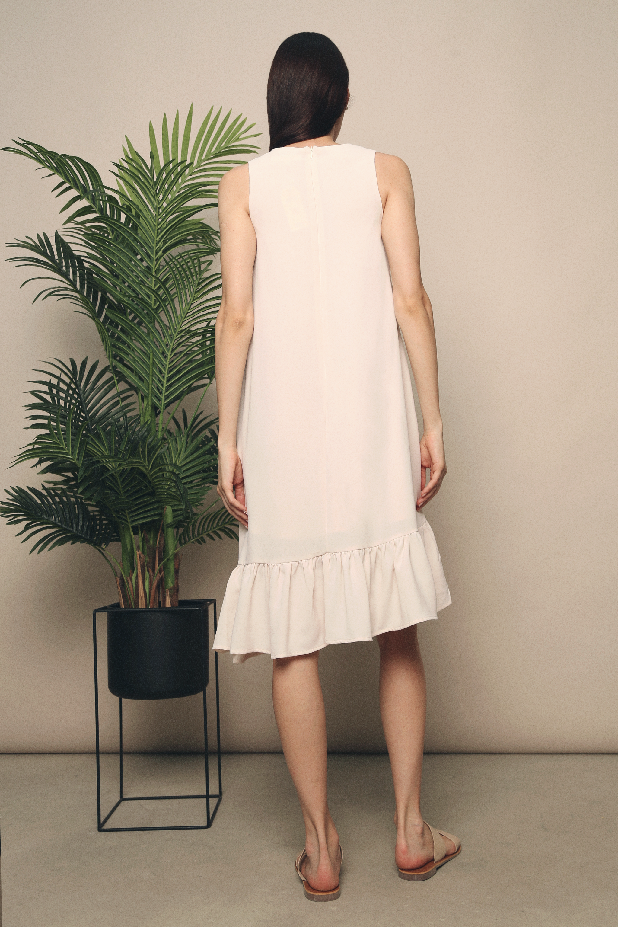 Como Ruffles Sleeveless Dress Malt