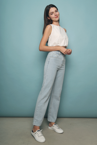 Kissa Basic Sleeveless Cropped Top White